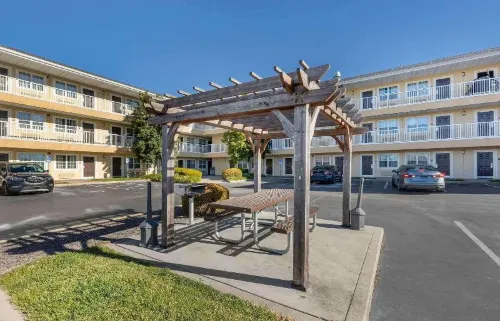 Extended Stay America Suites - St Louis - Westport - E Lackland Rd Berhampiran Hotel Photos