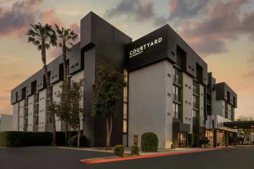 Courtyard by Marriott San Jose Airport Exterior Photos