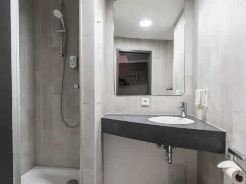 B&B HOTEL München-Messe Kamar Photos